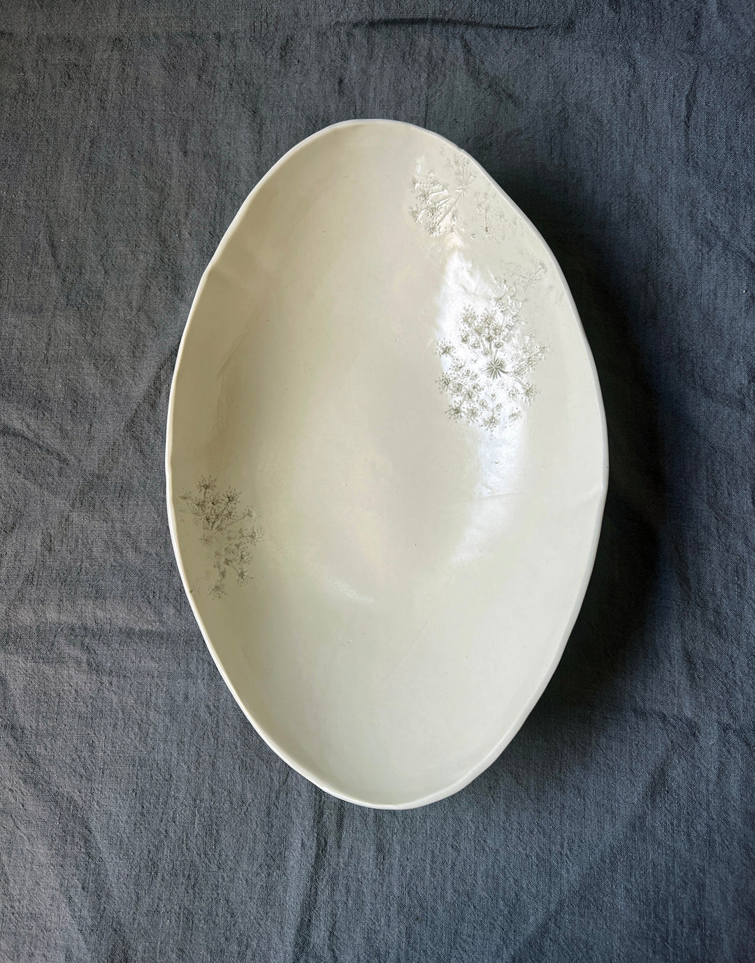 Queen Anne's Lace Oval Bowl - Brown Sugar Glaze