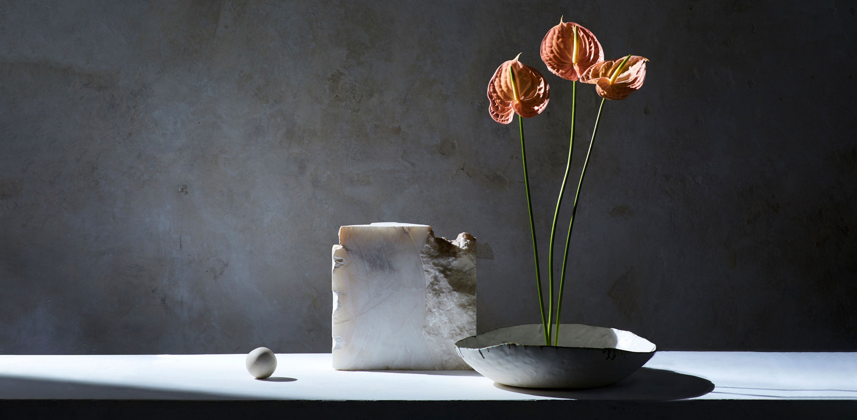 Johnny Fogg Katja Greeff Simply Tastamkers Table with DBO HOME porcelain pinch bowl with orange flowers and marble block