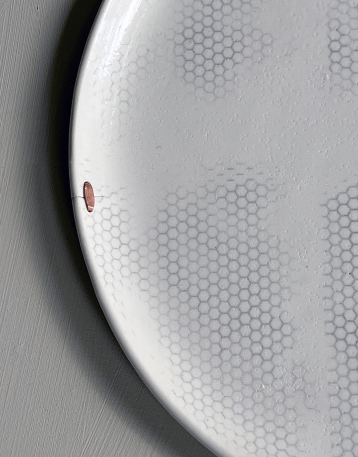 MEND Series 8 Honeycomb XL Dinner Plate