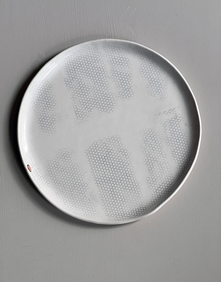 MEND Series 8 Honeycomb XL Dinner Plate
